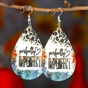 Perfectly imperfect-Leather drop earrings